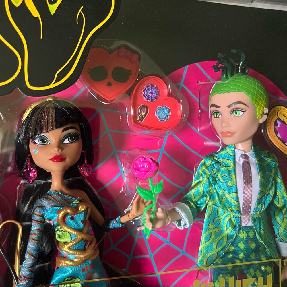 monster high howliday deuce and cleo 2 pack new in box